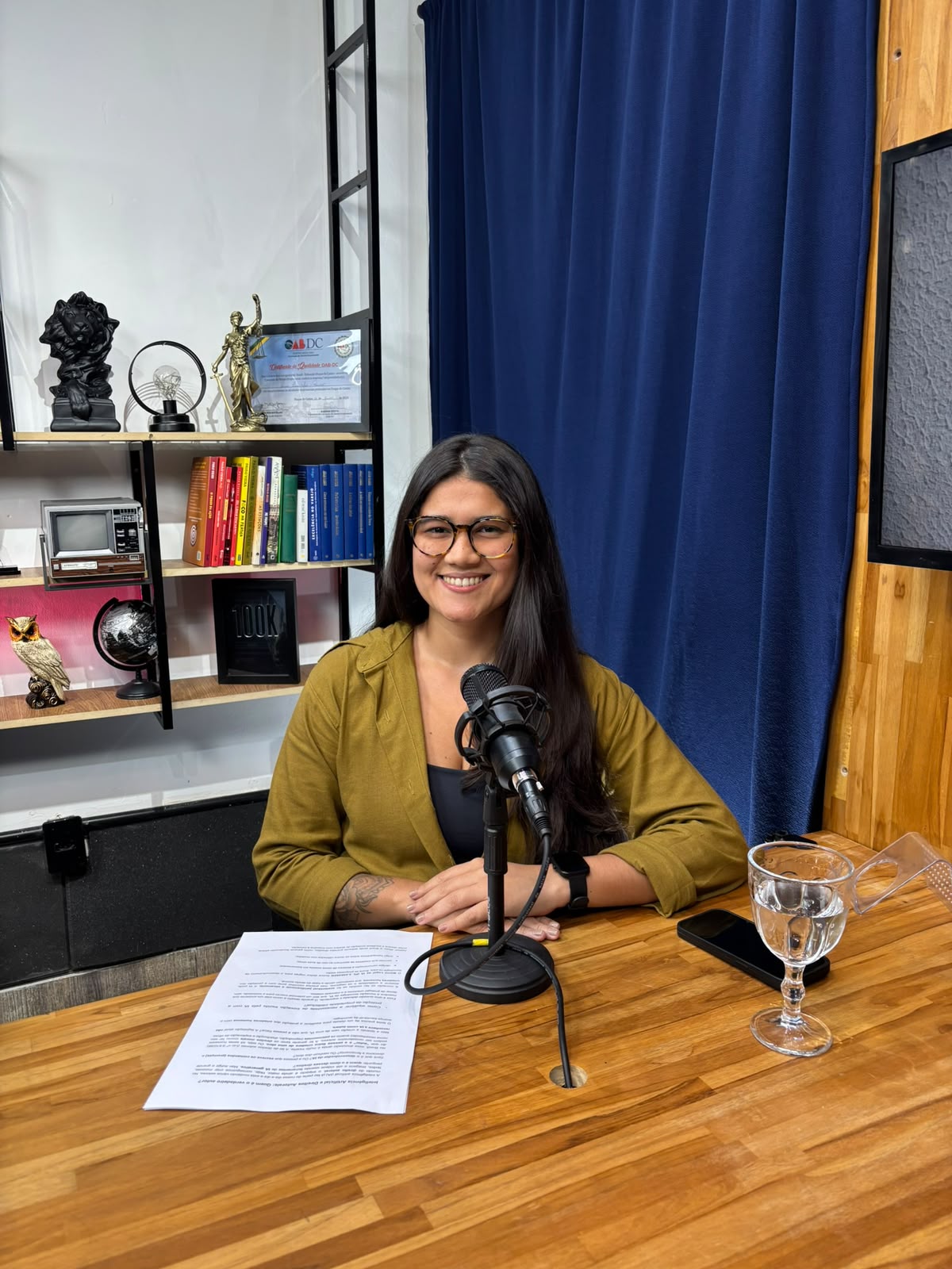 Dra. Vandira Evelyn no estúdio do OABcast